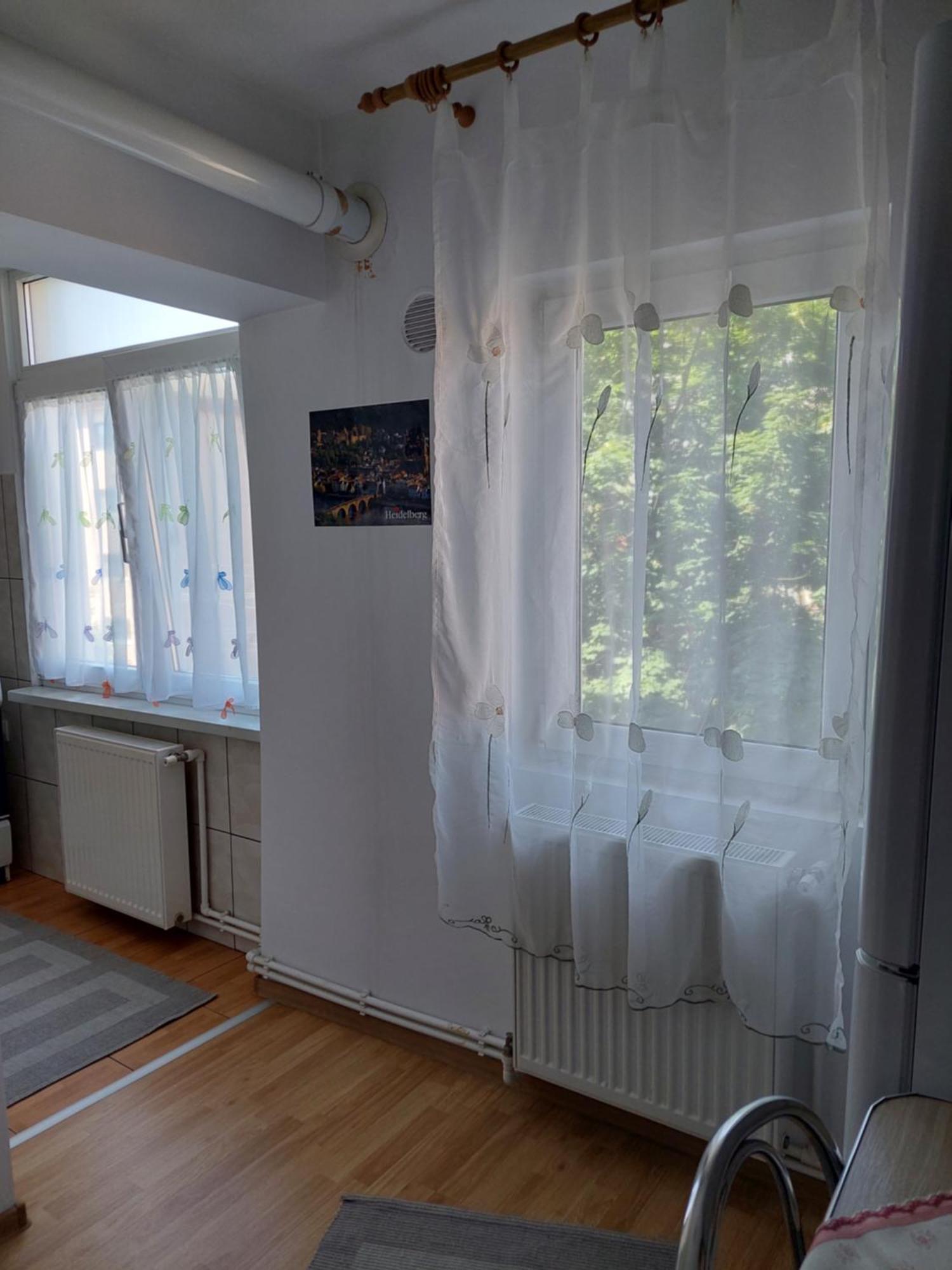 Fely Room Петрошани Экстерьер фото